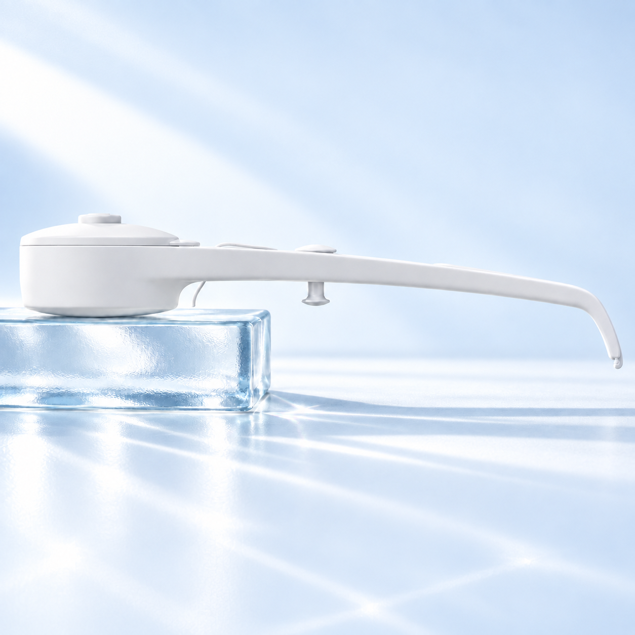 The reusable dental flosser